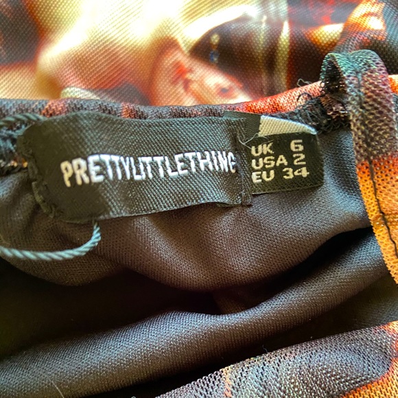 Pretty Little Thing Shape Renaissance Dress - Picture 4 of 4